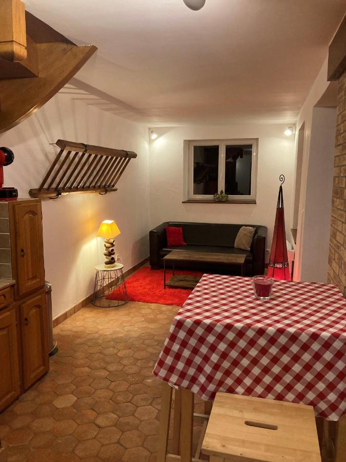 La Petite Maison De La Vallee Bazainville Exterior foto